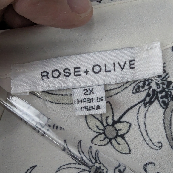 Rose + Olive 2X Boho Asymmetrical Blouse V-Neck Front & Back - Picture 6 of 11